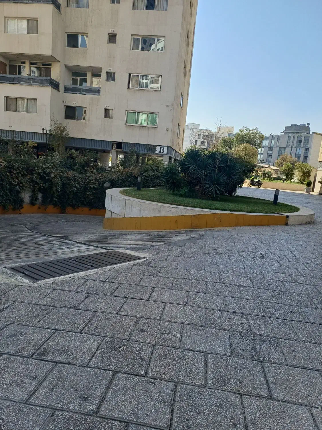 تصویر آپارتمان 191 متری سه خوابه