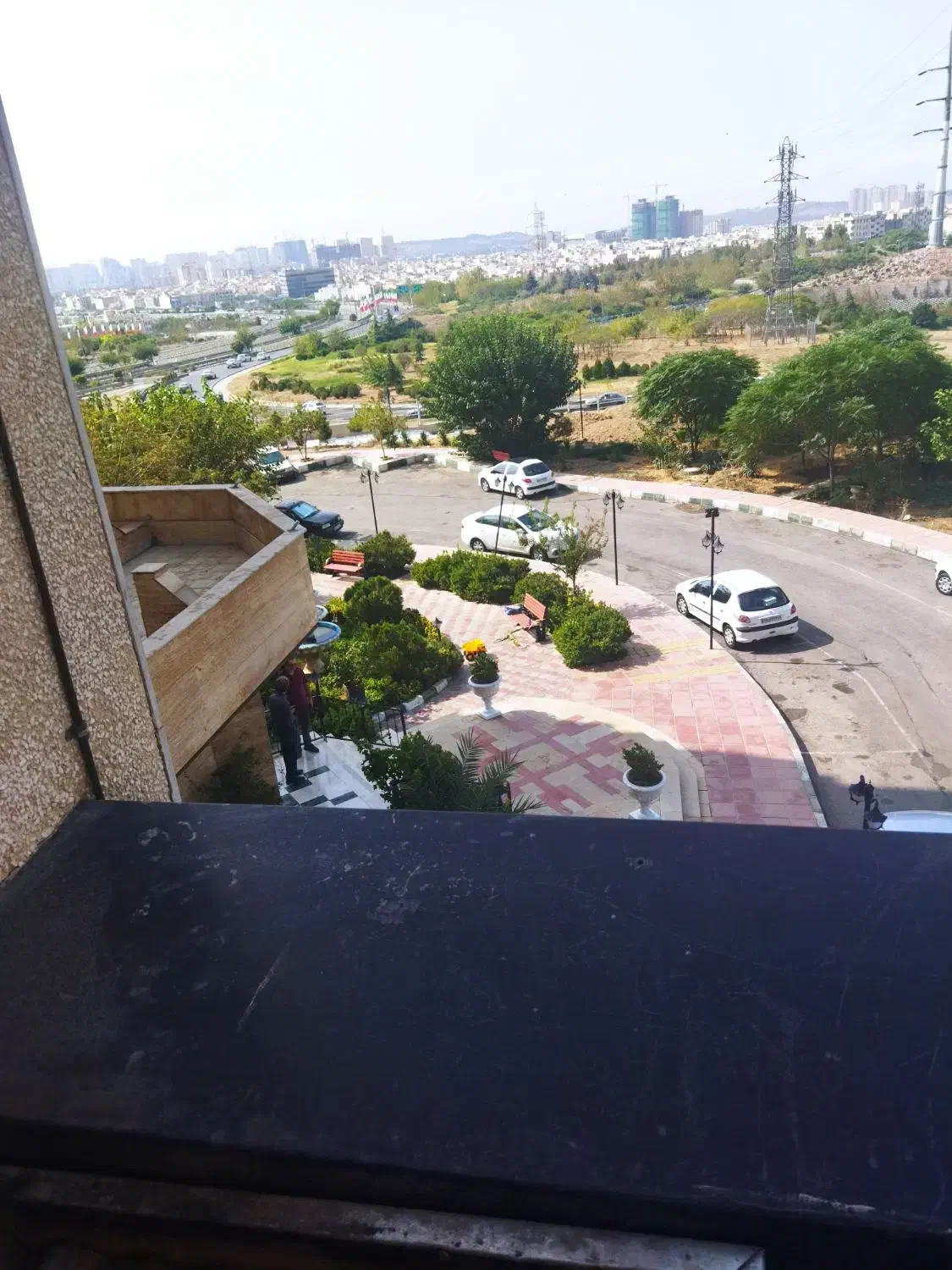 تصویر آپارتمان 140 متری سه خوابه