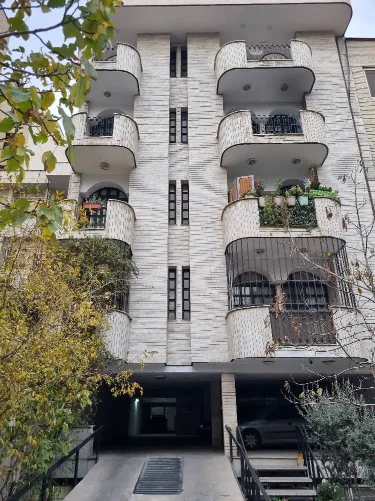 تصویر آپارتمان 165 متری سه خوابه